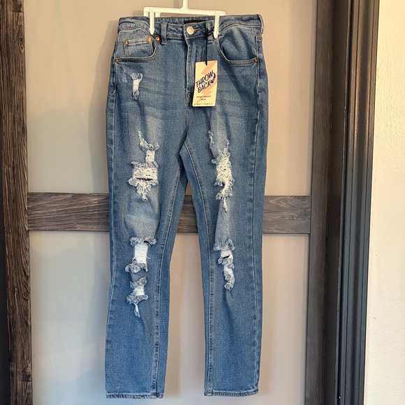NWT Almost Famous Women's Distressed Blue Jeans Size 5 - Picture 1 of 10